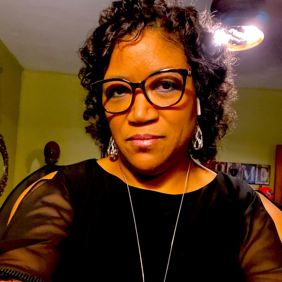 Meet your Posher, Cazzie - Picture 1 of 1